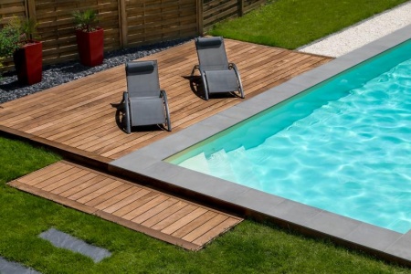 Création de terrasse, les matériaux et designs qui valorisent votre extérieur